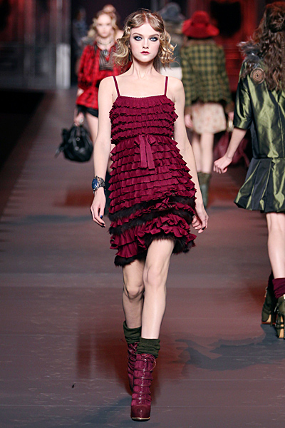 Къса рокля бордо Dior Есен-Зима 2011