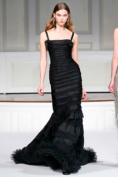 Вечерна черна рокля Есен-Зима 2011 Oscar de la Renta