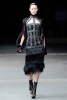 Вталена рокля с пух Alexander McQueen Есен-Зима 2011