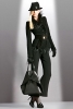 Черен панталон чарлстоун и късо палто Предесенна колекция Giorgio Armani 2011
