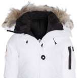 Бяло зимно яке