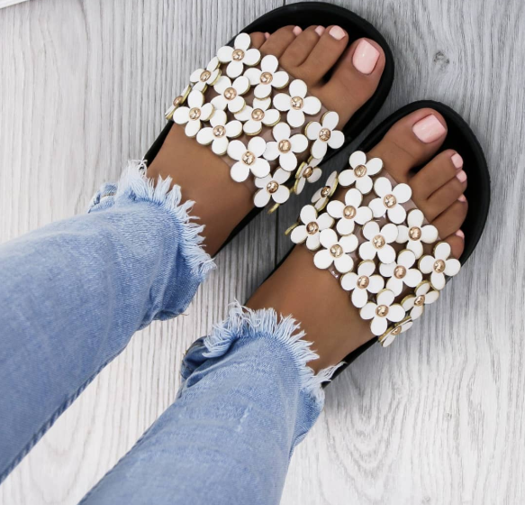 Красиви сандали в бяло лято 2018
