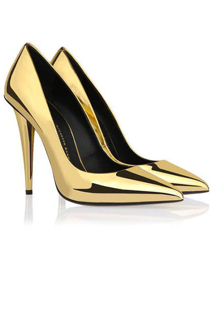 Златни обувки