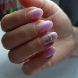 Снимки на светъл маникюр