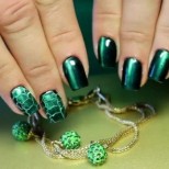 змийско зелено