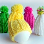 Декориране на яйца с плетени шапки