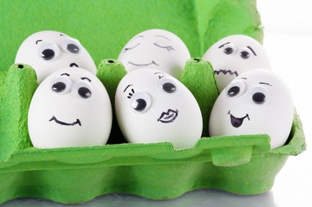 Рисувани яйца лица за Великден
