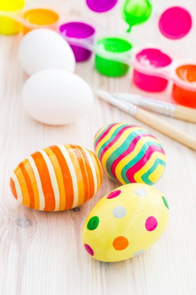 Боядисване на яйца с акрилни бои 