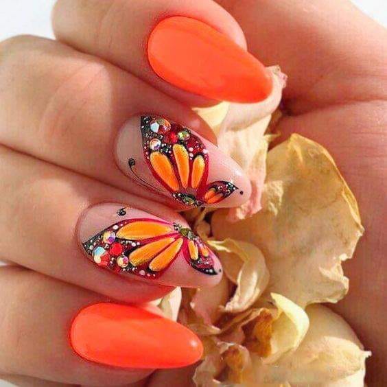 оранжев маникюр с пеперуди