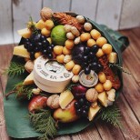 букет с плодове и сирена