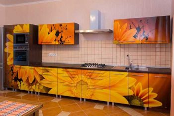 кухня със слънчогледи