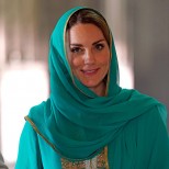 Кейт Мидълтън посети храм в Пакистан