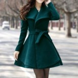 стилно палто в красиво зелено