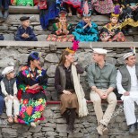 Кейт и Уилям в традиционни пакистански носии