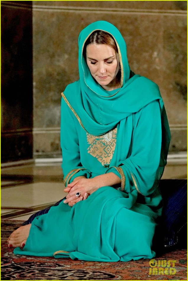 Кейт Мидълтън като арабска принцеса от 1001 нощ