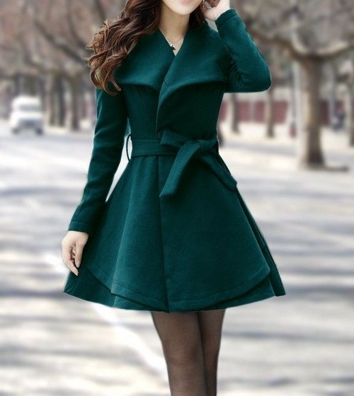 стилно палто в красиво зелено