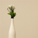 ваза от стъклена бутилка