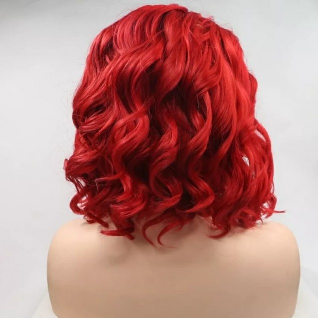 ярко червена коса