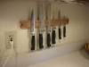 ножове на стената
