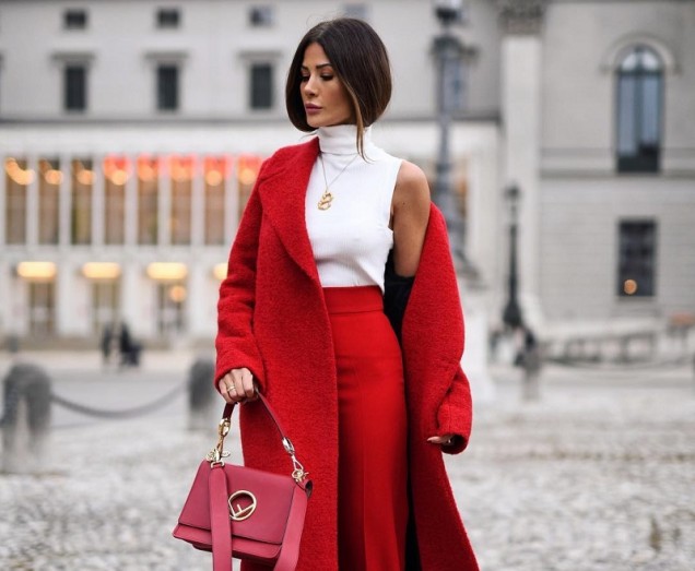 елегантно червено палто