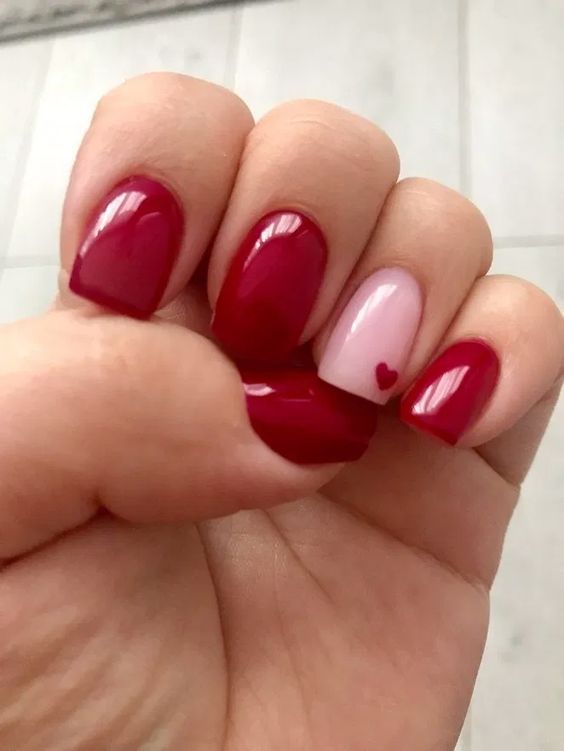 червен и розов маникюр за къси нокти 