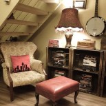 старинно кресло