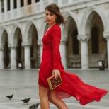 ефирна червена рокля