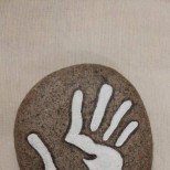 рисунка върху камък.jpg