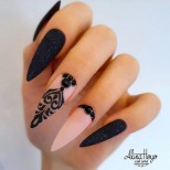ефектен маникюр тъмни кристали