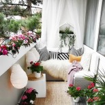 уютен балкон в бяло