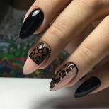 дантелен черен маникюр