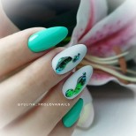 зелена мента с камъни