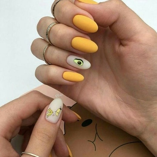 летен дизайн на нокти с плодове