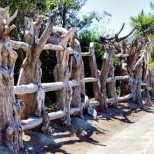 ограда от естествено дърво