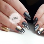 маникюр златни листенца