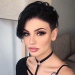 къс боб с мокър ефект