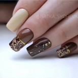 шоколадов маникюр с блясък