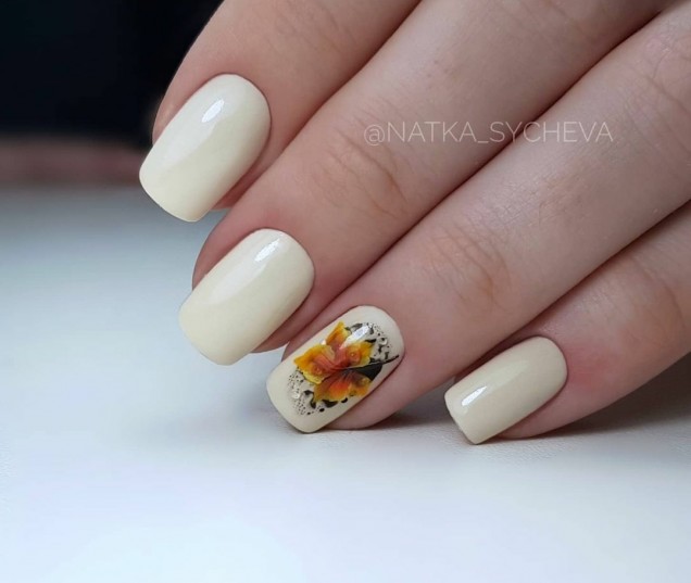 Рисувани нокти с цветя