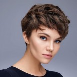 зимна къса прическа