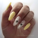 жълти нокти