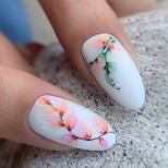 бадемови нокти цветни мотиви