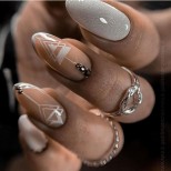 интересен дълъг маникюр