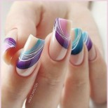 интересен мотив маникюр