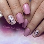 бледо розово