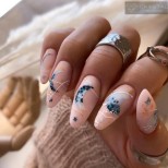 бледо розово