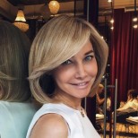 луксозна женска прическа