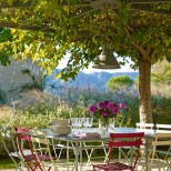 кът за сядане в двора