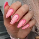 неоново розов маникюр