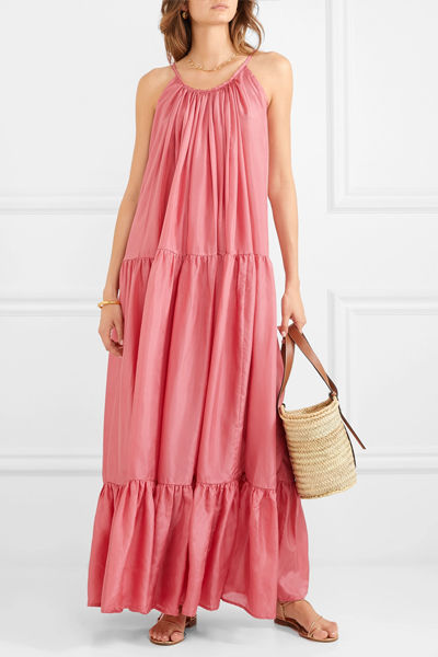 дълга розова рокля лято