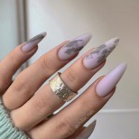 светъл матов маникюр